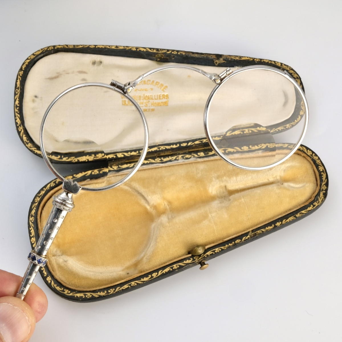 Art Deco Face To Hand Lorgnon In White Gold, Diamonds, Sapphires, In Its Risler&carré Case-photo-2