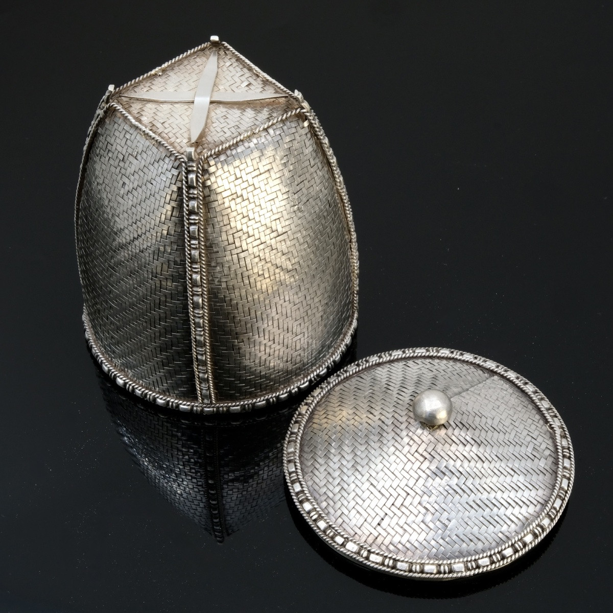 Boite  en Argent tressé en forme de panier à riz début 20ème siècle-photo-1