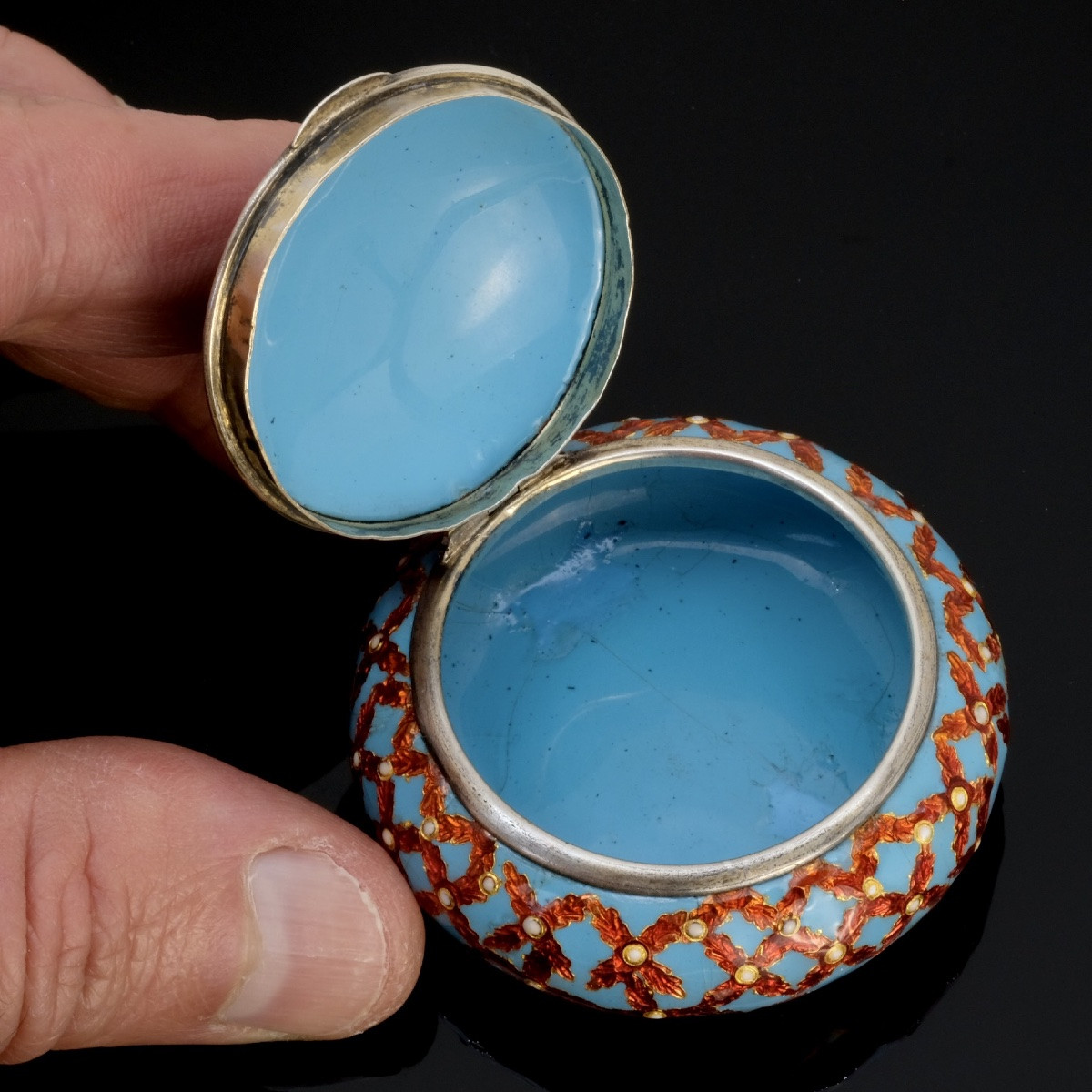 Boite à Pilules en Emaux Bressans et Argent  19ème siècle-photo-1