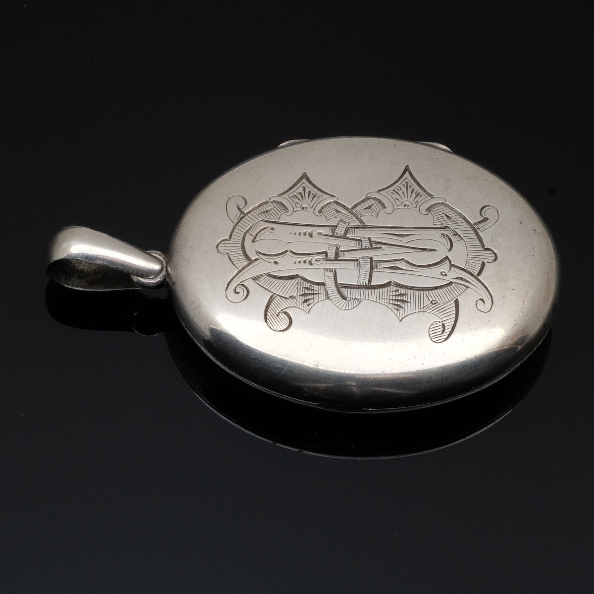 Victorian Silver Monogrammed Medallion, 19th Century, Period Photographs-photo-2