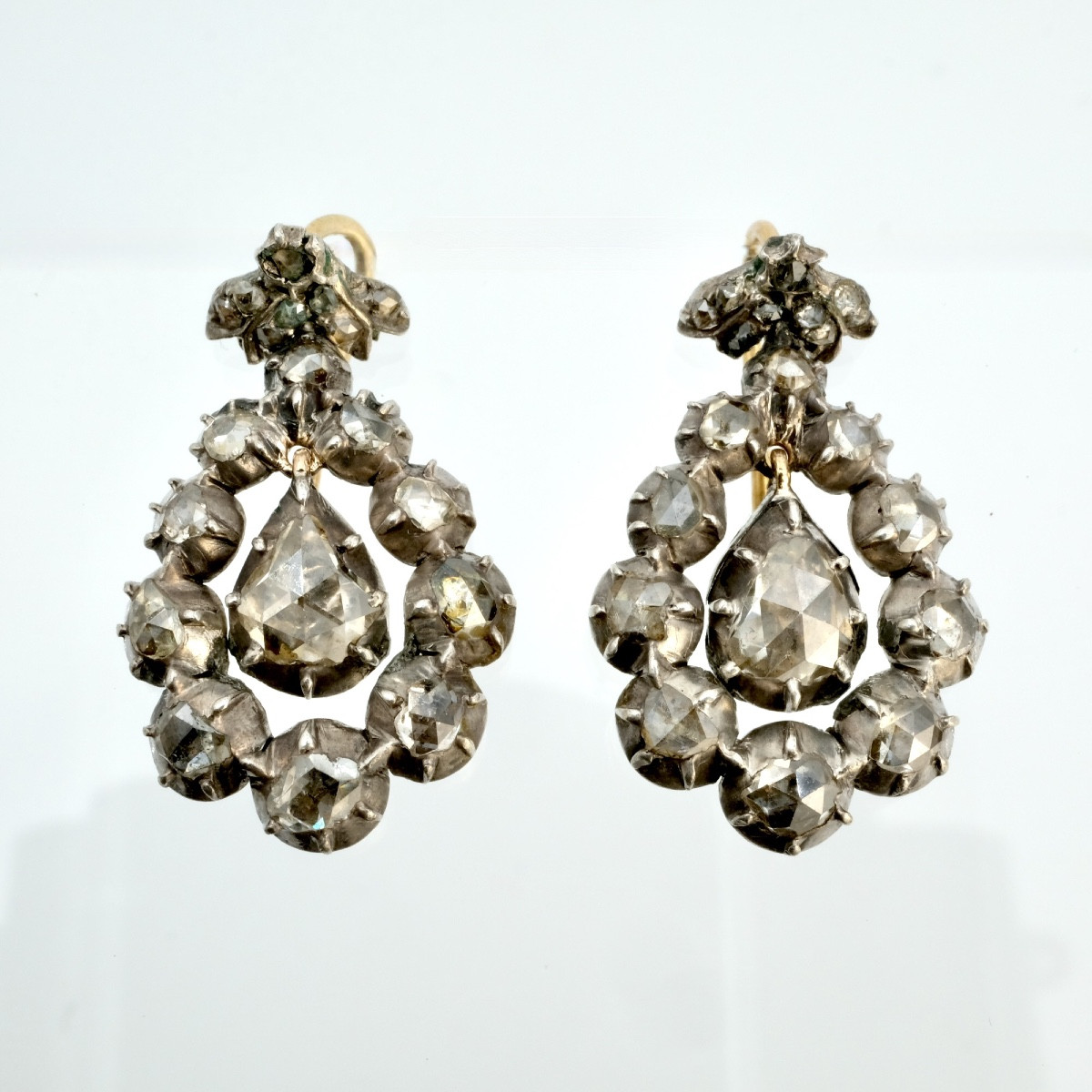 Boucles d'oreilles roses de diamants or et argent 18&egrave;me si&egrave;cle