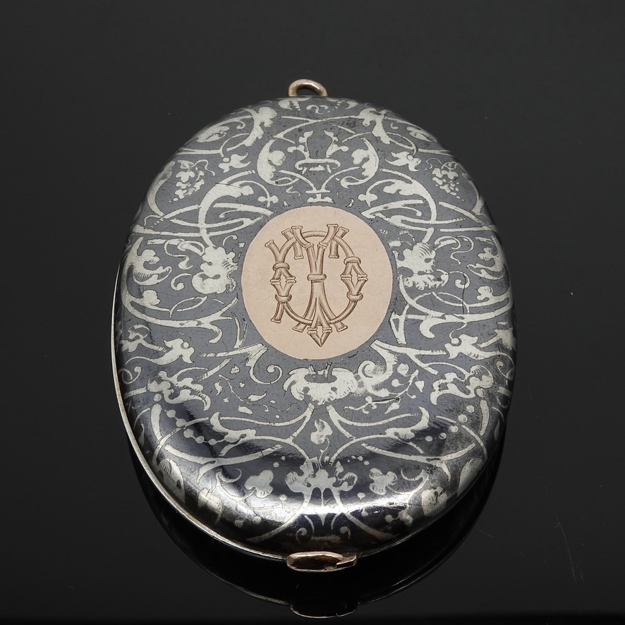 Miroir coulissant, pendentif en argent niellé et cartouche monogrammé or, 19ème siècle-photo-2