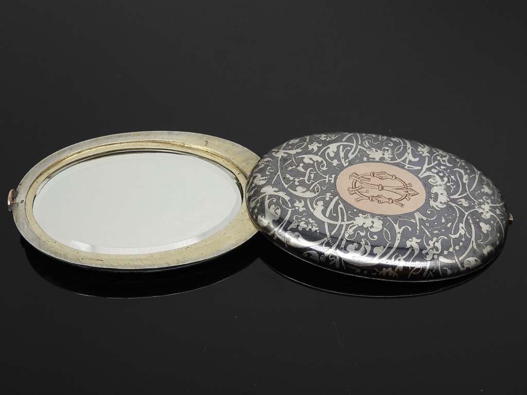 Miroir coulissant, pendentif en argent niellé et cartouche monogrammé or, 19ème siècle-photo-2