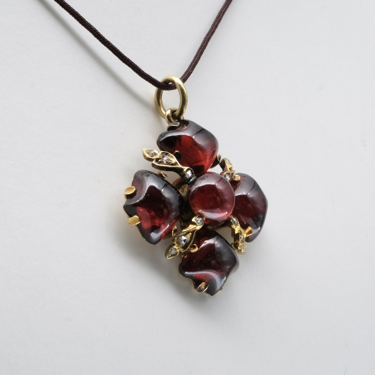 Pendentif memento, croix or grenats et diamants Napoléon III-photo-4