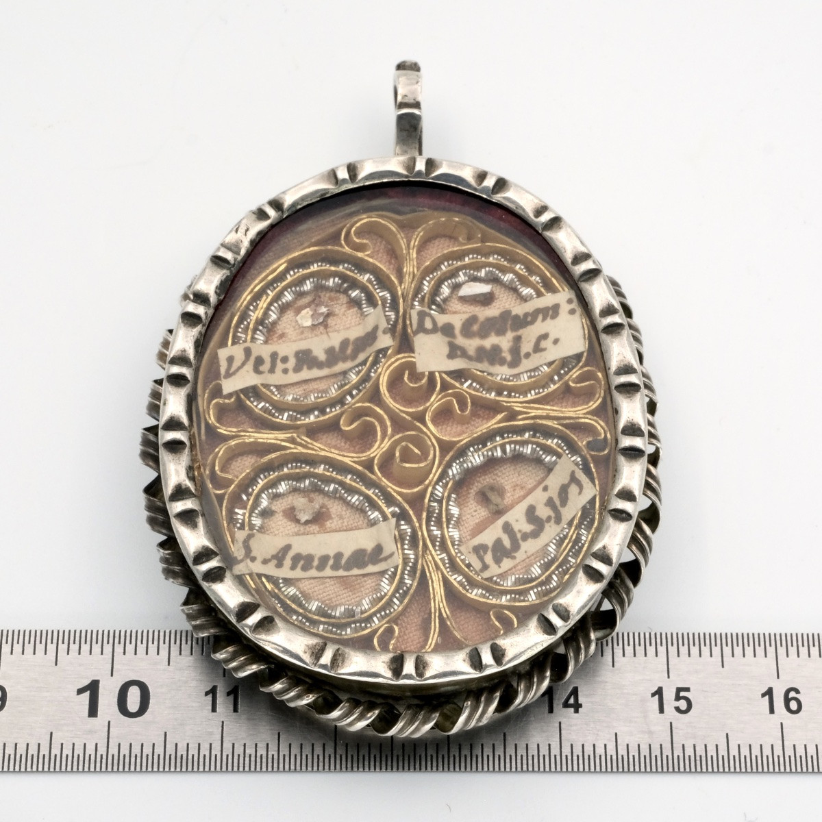 Vatican Reliquary Medallion, Silver Paper Filigree, 18th Century-photo-5