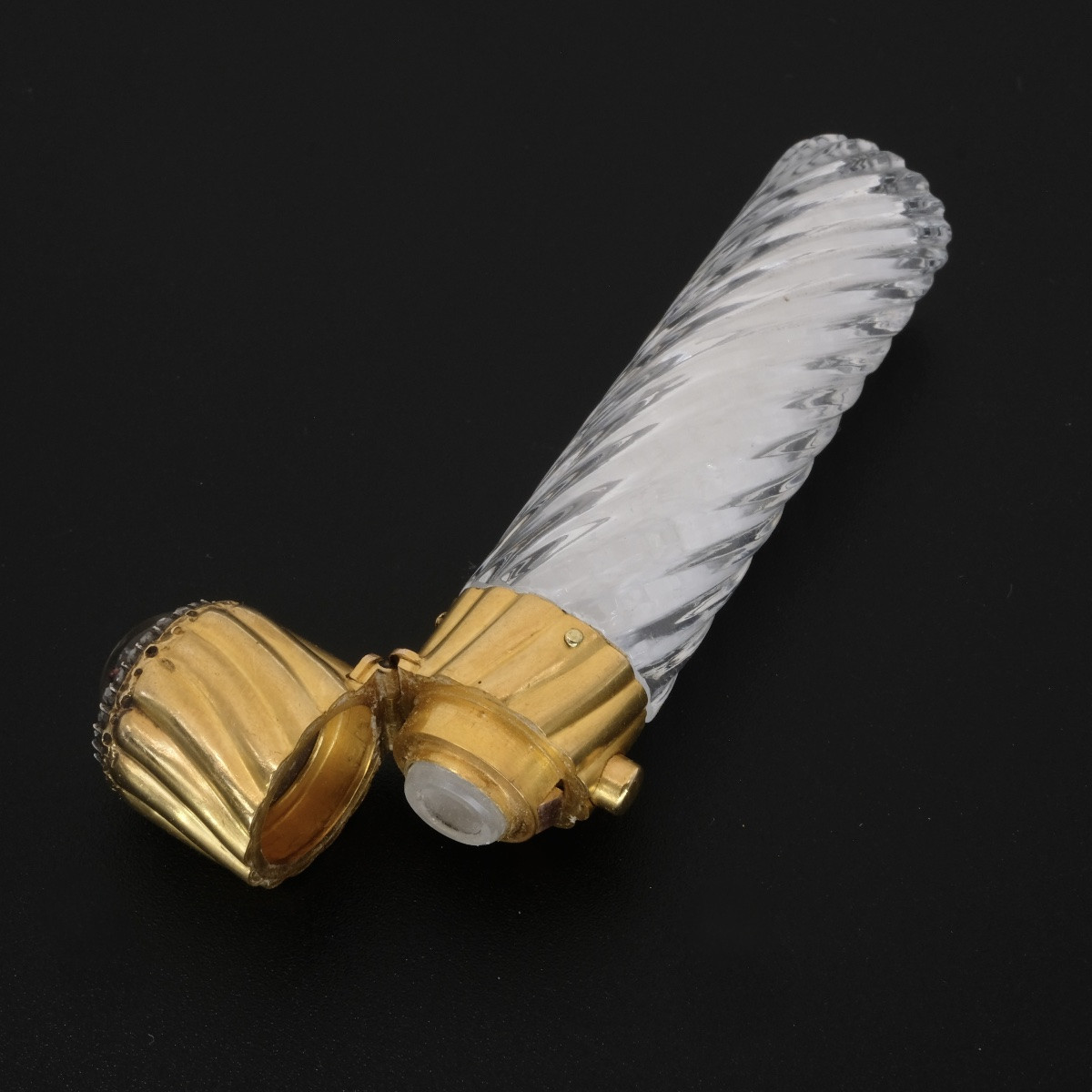 Essex Crystal Smelling Salts Bottle With Gold And Diamonds, 19th Century-photo-4