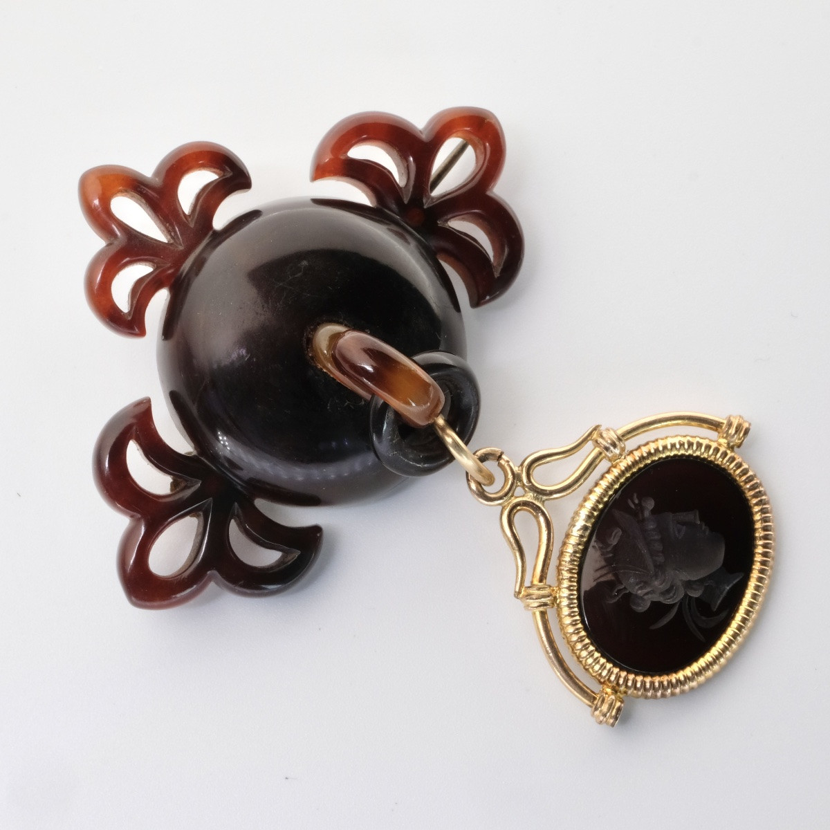 Broche articul&eacute;e &eacute;caille et intaille agate brune, Napol&eacute;on III-photo-3