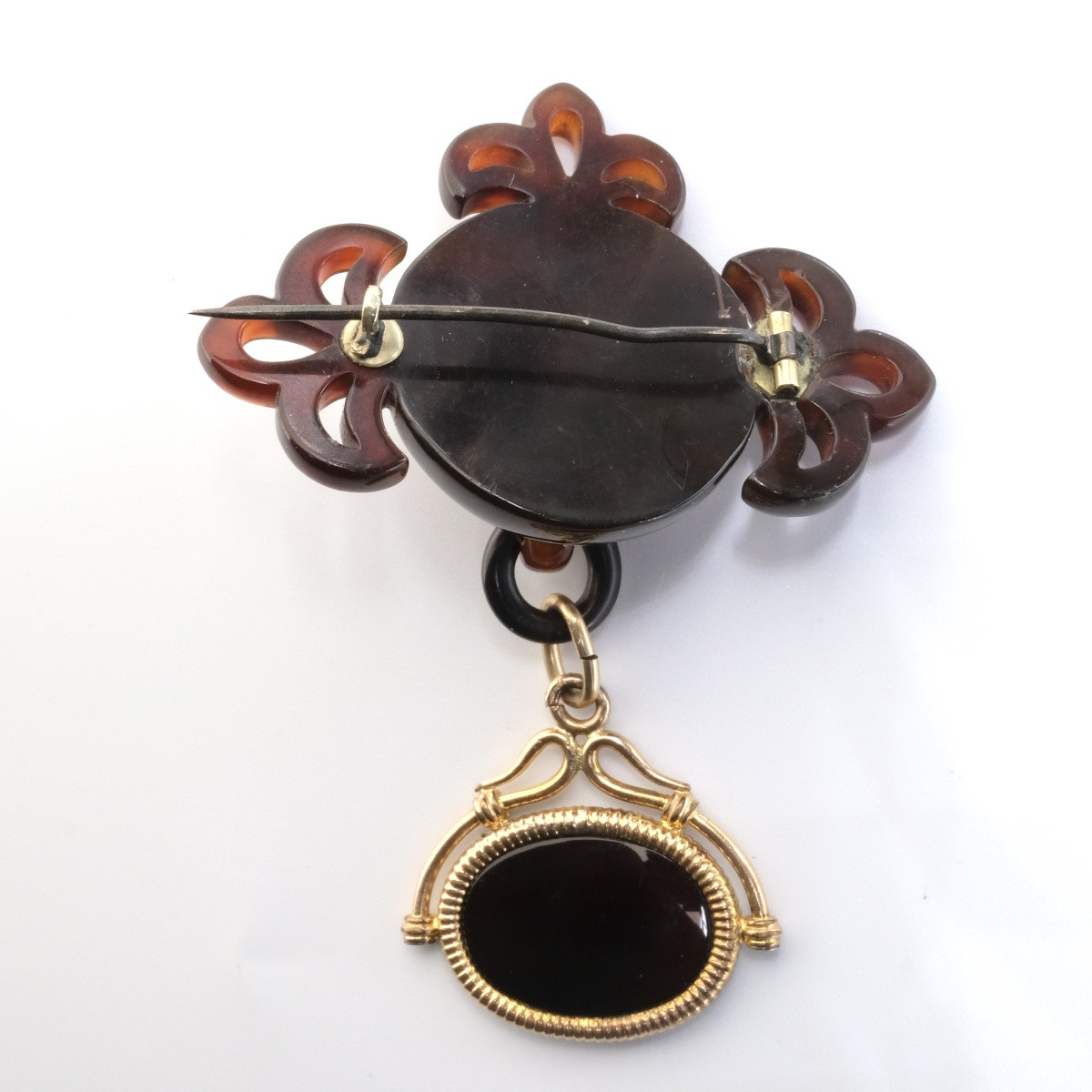 Broche articul&eacute;e &eacute;caille et intaille agate brune, Napol&eacute;on III-photo-1