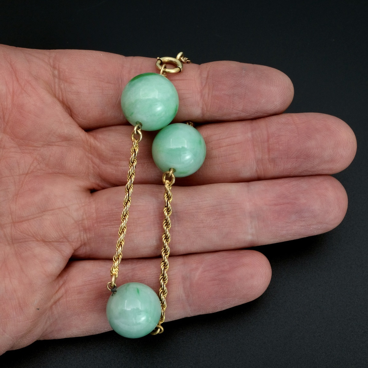 Bracelet époque Art Déco or boules de jadéite sur chaîne torsadée-photo-4