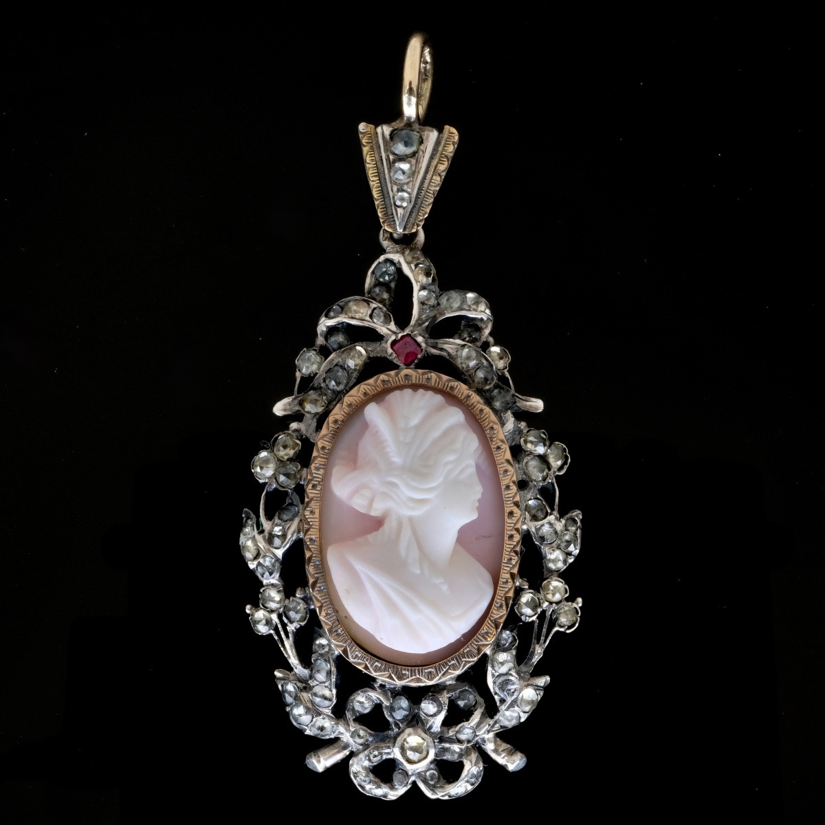 Pendentif époque Napoléon III camée et cristaux argent et or