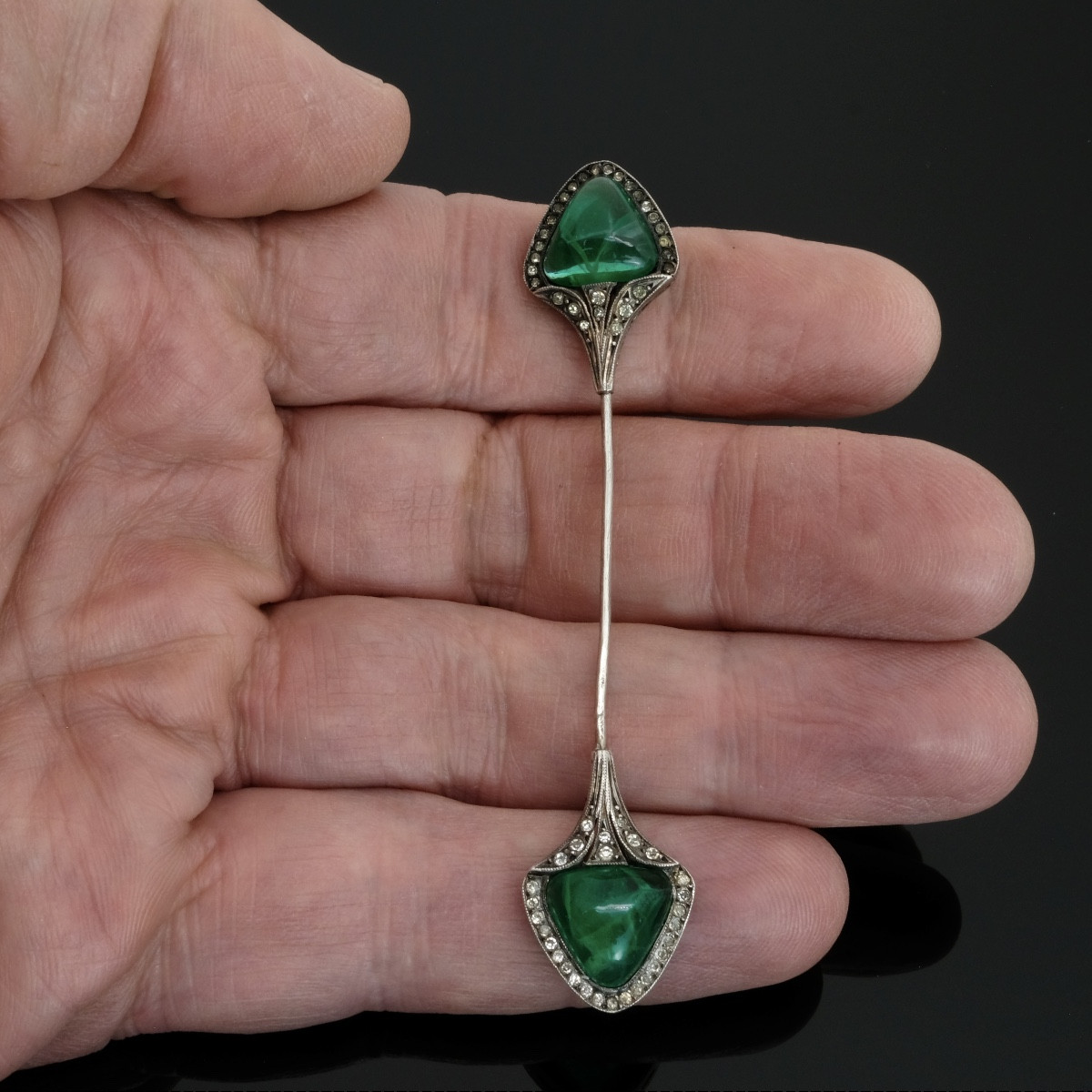 Art Deco Period Silver Jabot Pin With Emerald-colored Crystals-photo-4