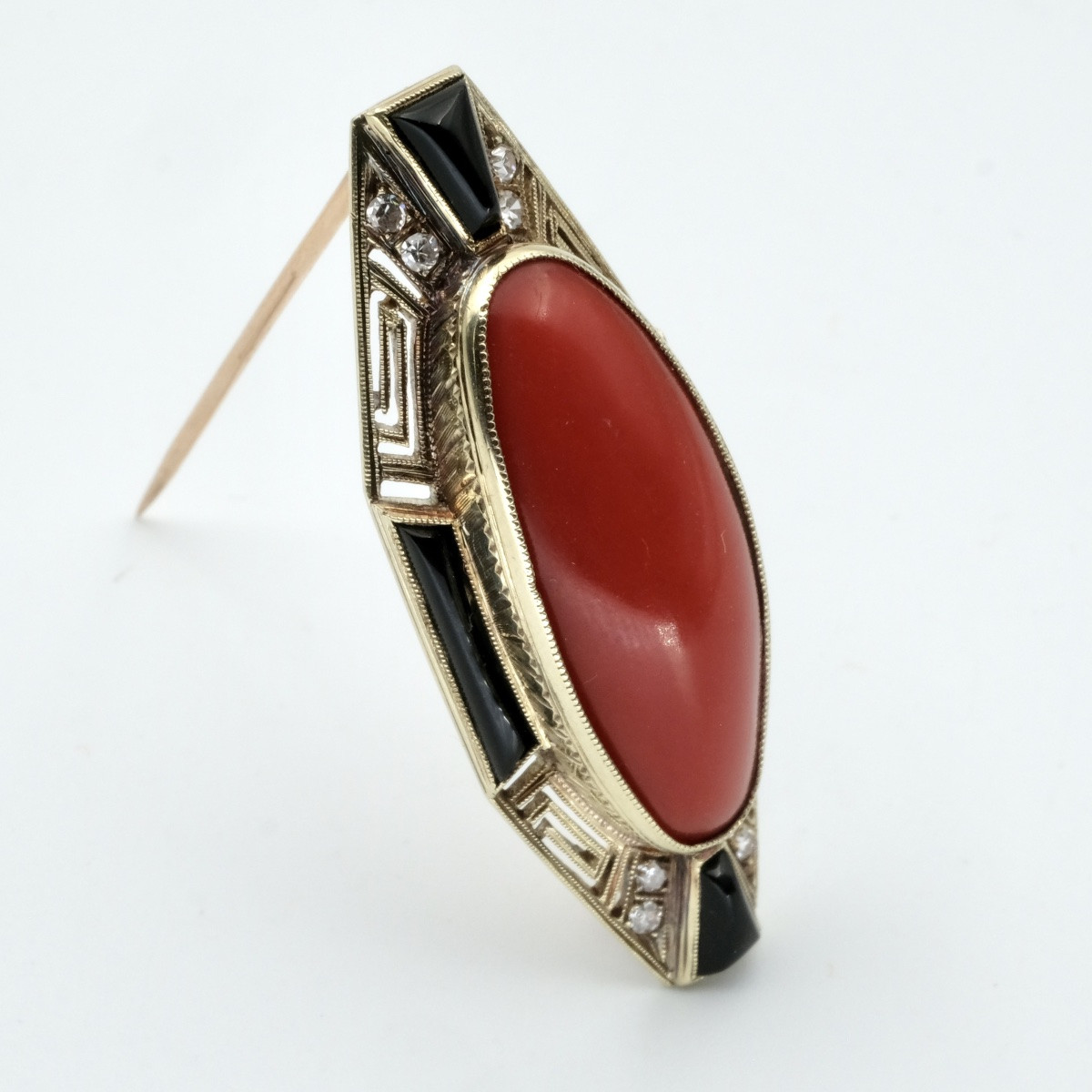 Art Deco Gold, Coral, Diamonds And Onyx Brooch From The 20s-photo-4