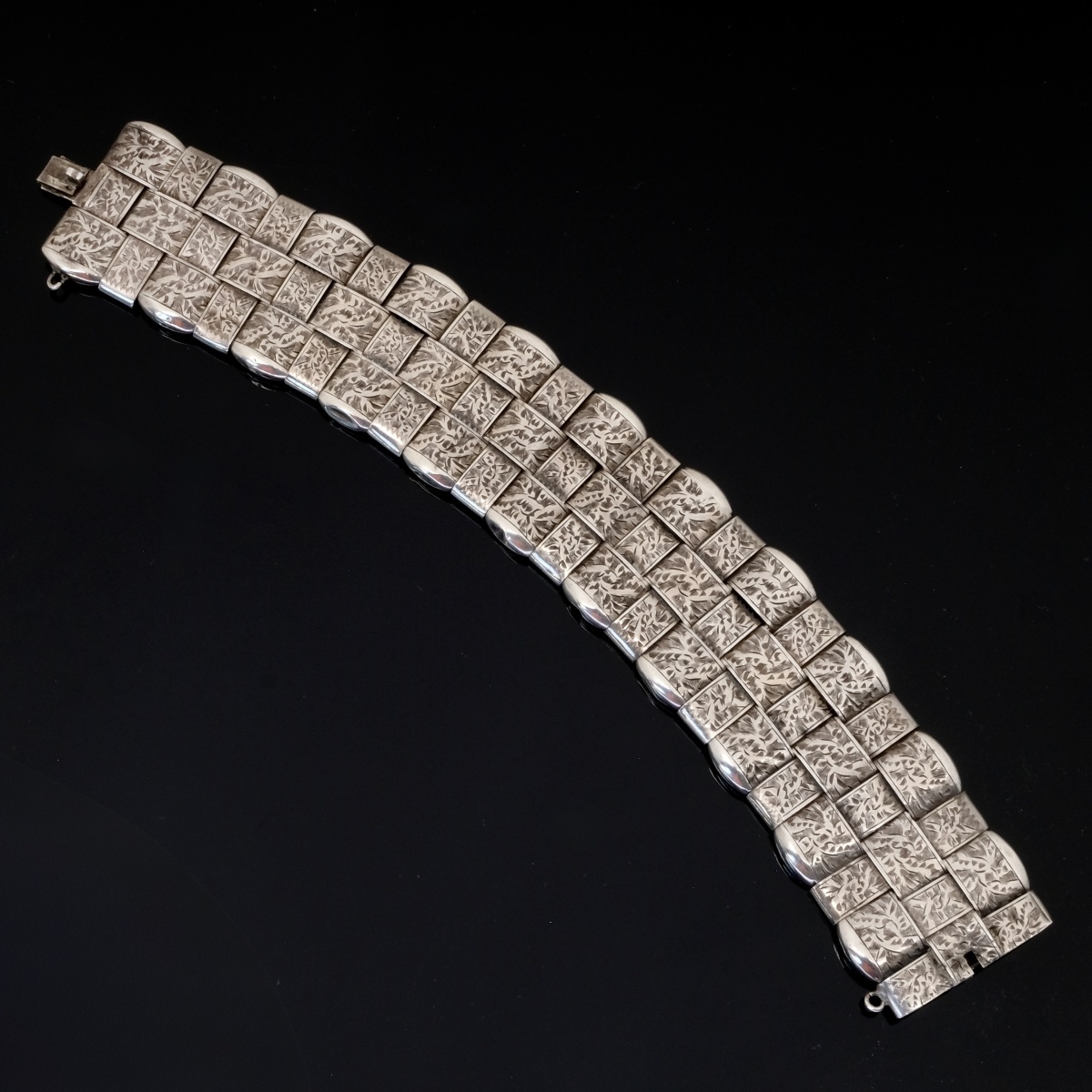 Bracelet époque Napoléon III manchette articulée argent gravé-photo-2