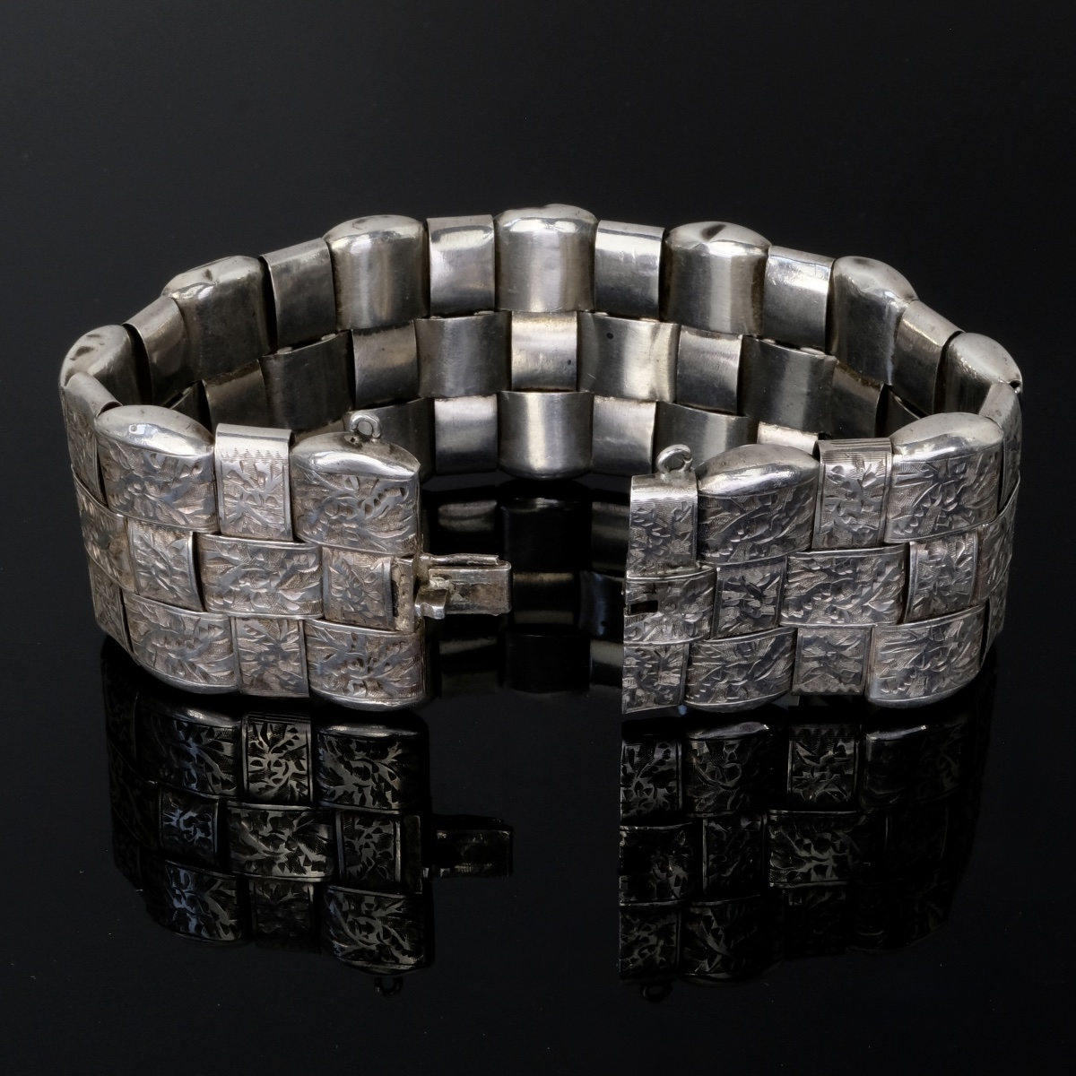 Bracelet époque Napoléon III manchette articulée argent gravé-photo-2