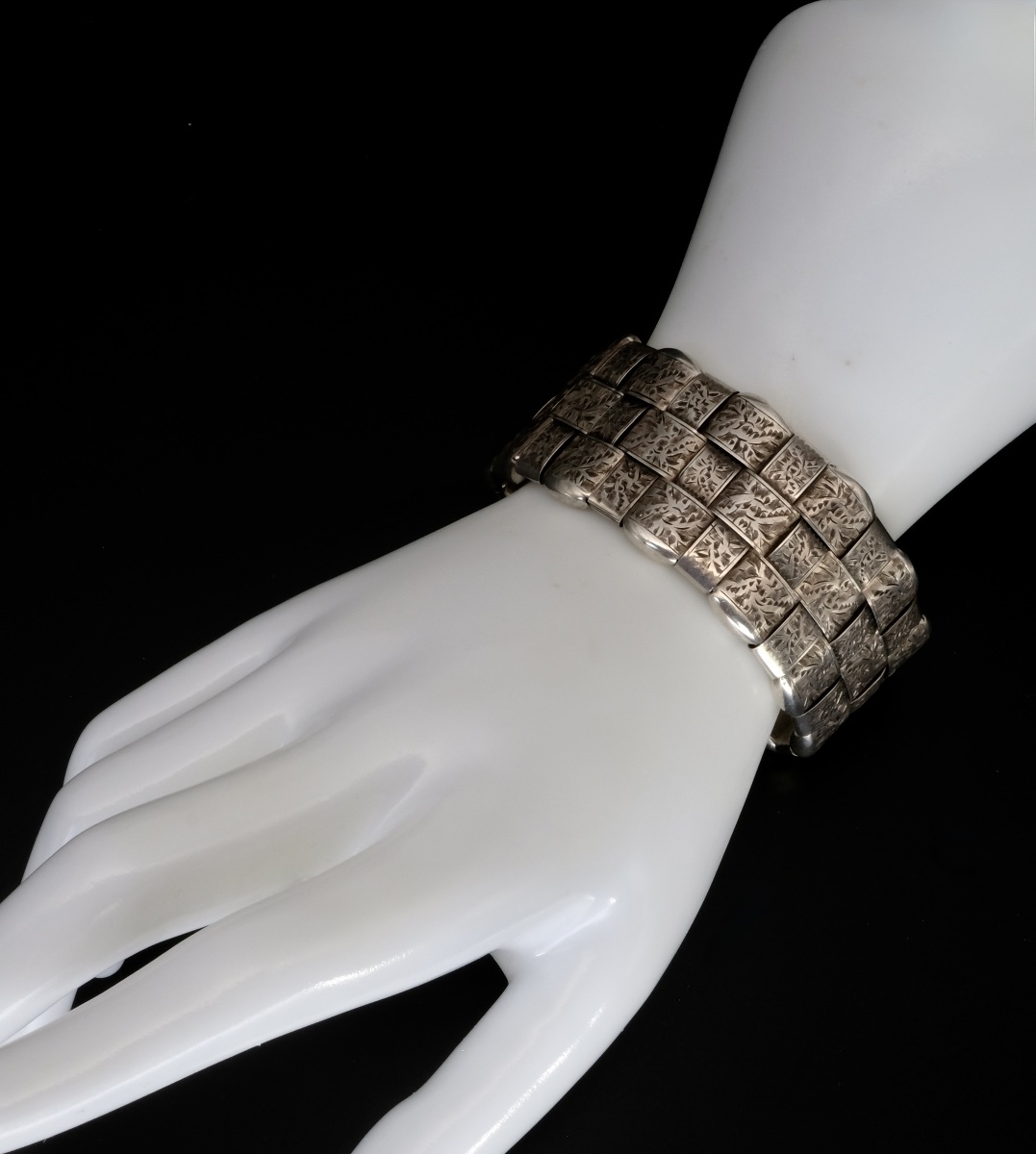 Bracelet époque Napoléon III manchette articulée argent gravé-photo-4