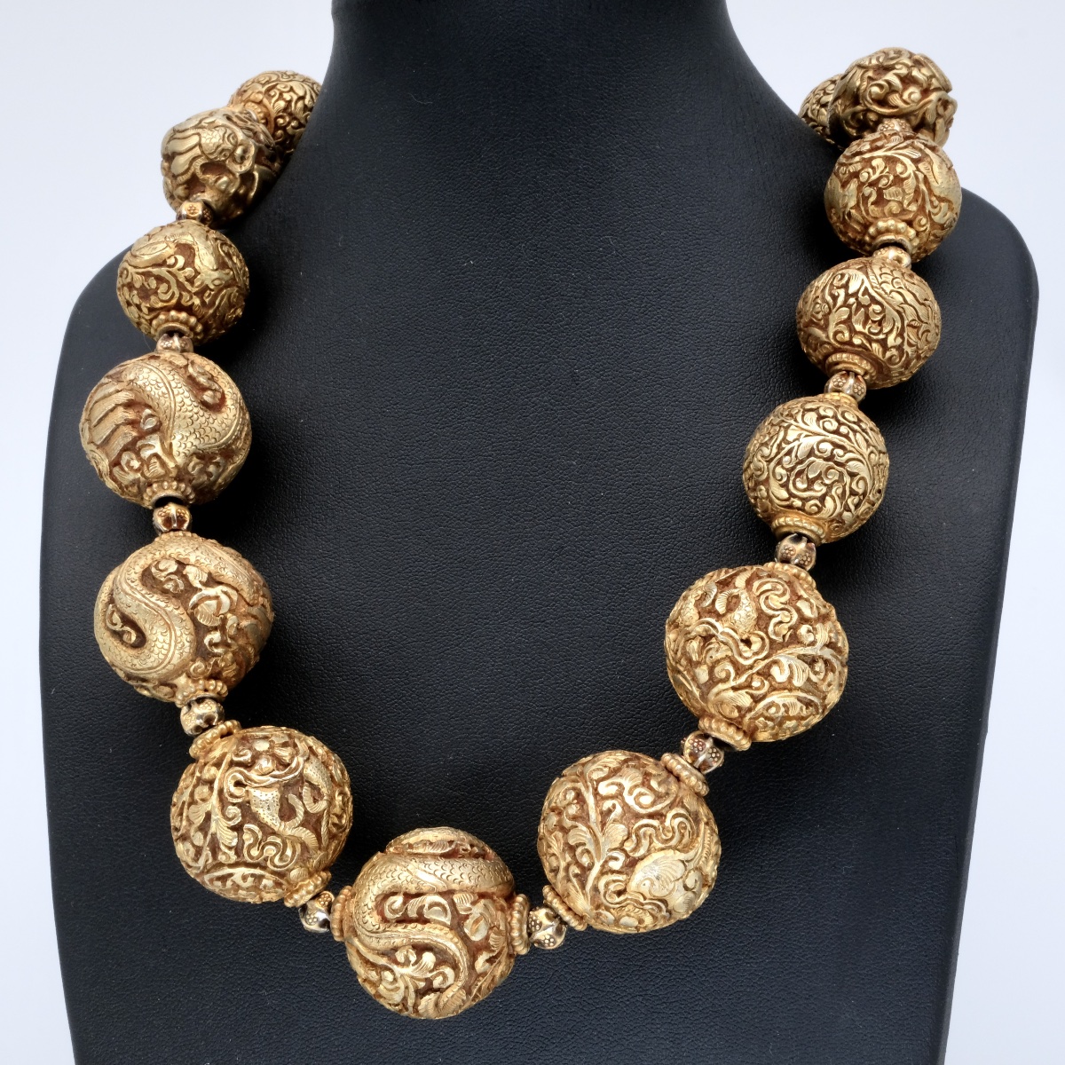Collier perles bronze plaqué or et vermeil motifs dragons et animaux-photo-3