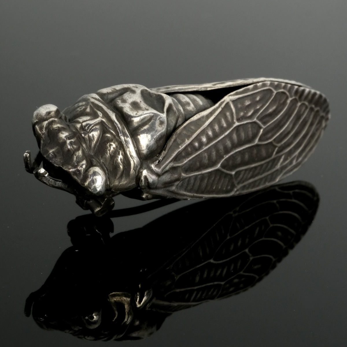 Naturalistic Cicada Brooch, Fine Silver, Late 19th Century-photo-3