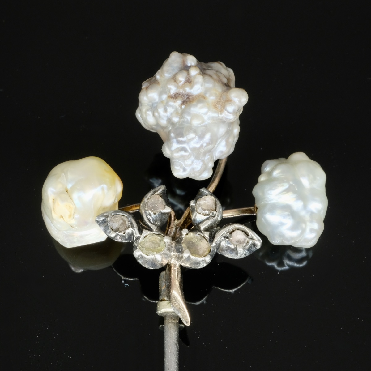 Épingle de revers perles fines baroques et roses diamants début 19ème-photo-1