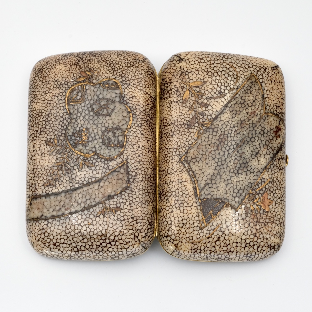 Late 19th-century Japanese-style Lacquered-decorated Stingray Leather Sewing Case-photo-4