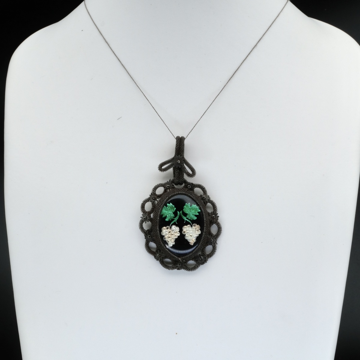 Pendentif fer tissé Silésien émail grappes de raisin 1820-photo-2