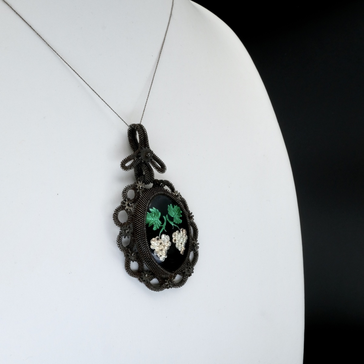 Pendentif fer tissé Silésien émail grappes de raisin 1820-photo-3