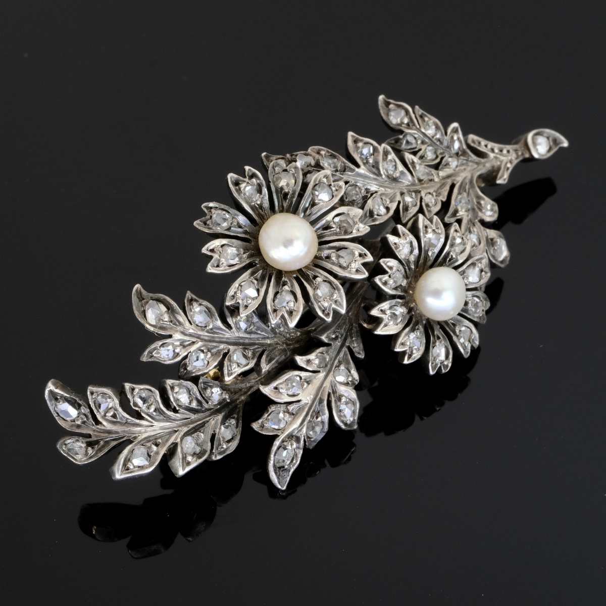 Broche feuillagée marguerites or et argent perles et diamants 19ème siècle 