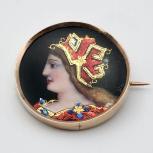 Broche profil de femme émaux et or style Renaissance,19ème siècle