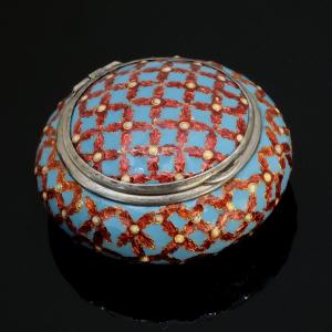 Boite à Pilules en Emaux Bressans et Argent  19ème siècle