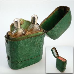 Nécessaire galuchat double flacons avec boite à mouches 18ème siècle