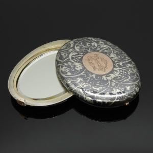 Miroir coulissant, pendentif en argent niellé et cartouche monogrammé or, 19ème siècle