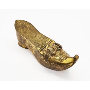 Boîte A  Tabac En Cuivre Doré.  France Vers 1780