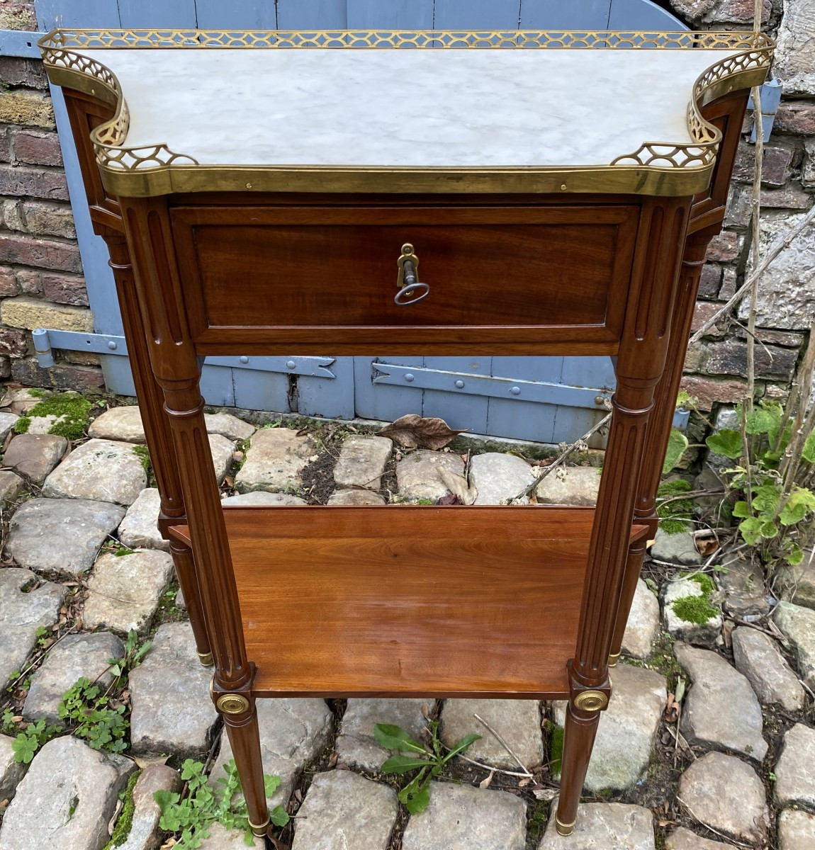 Console en acajou époque Louis XVI