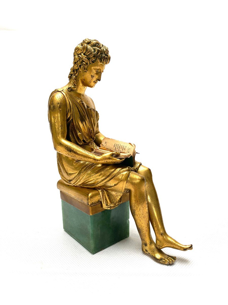 Sculpture 18e  Siècle En Bronze Doré D’une Femme à L’antique Assise Lisant