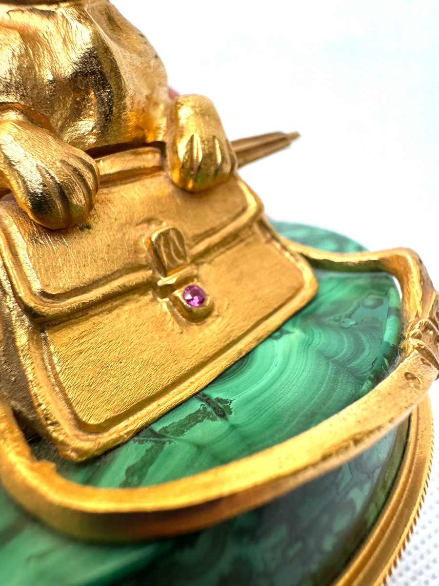 Russia 19th Century, Business Card Holder Representing A Dog In Gilt-bronze On A Malachite Base-photo-7