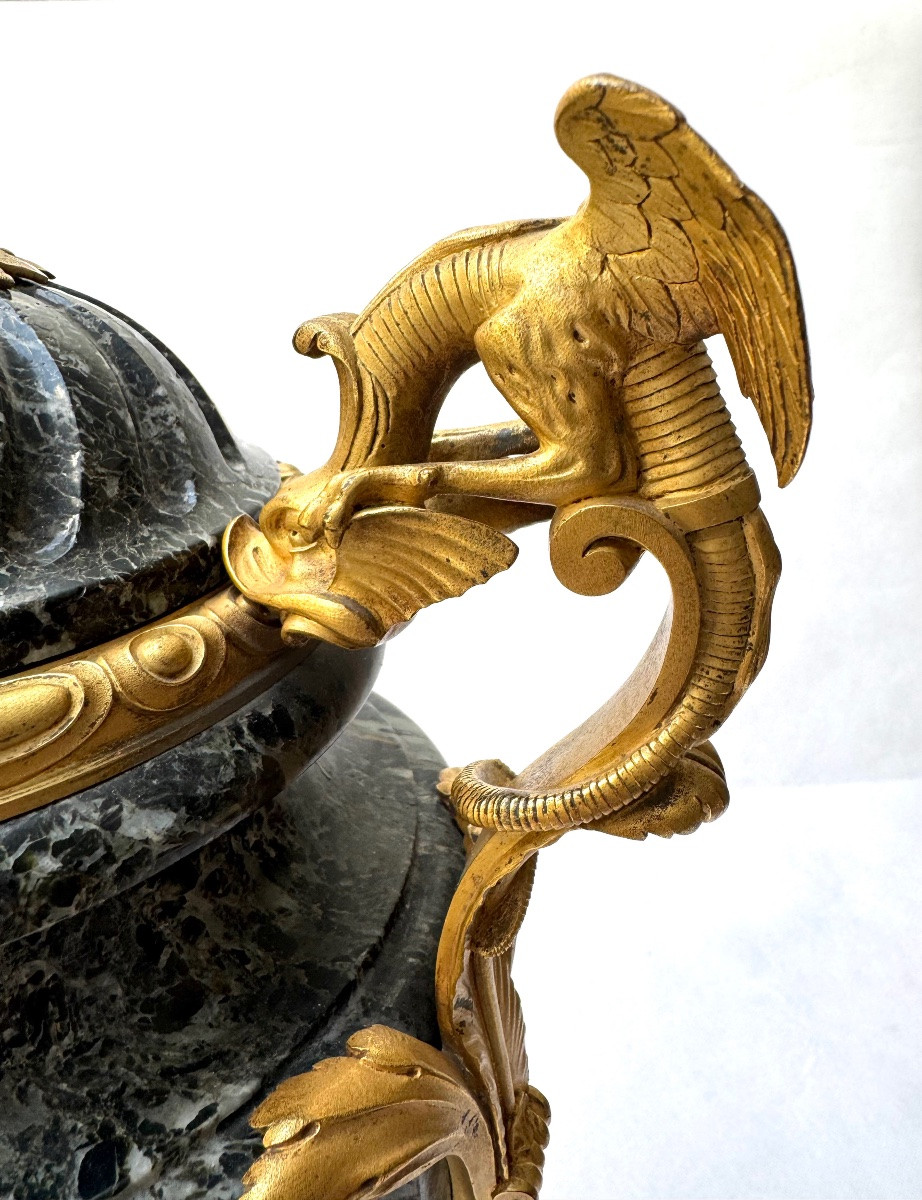 Paul Sormani, Grand vase 19eme en marbre et bronze doré aux dragons-photo-4