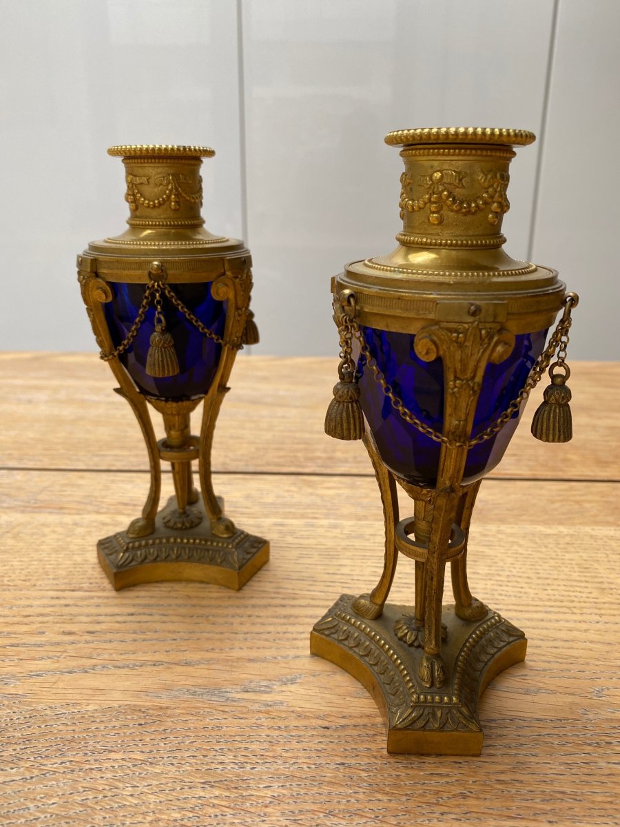 Paire de cassolettes 19eme en verre bleu taillé et bronze doré pouvant former bougeoirs-photo-3