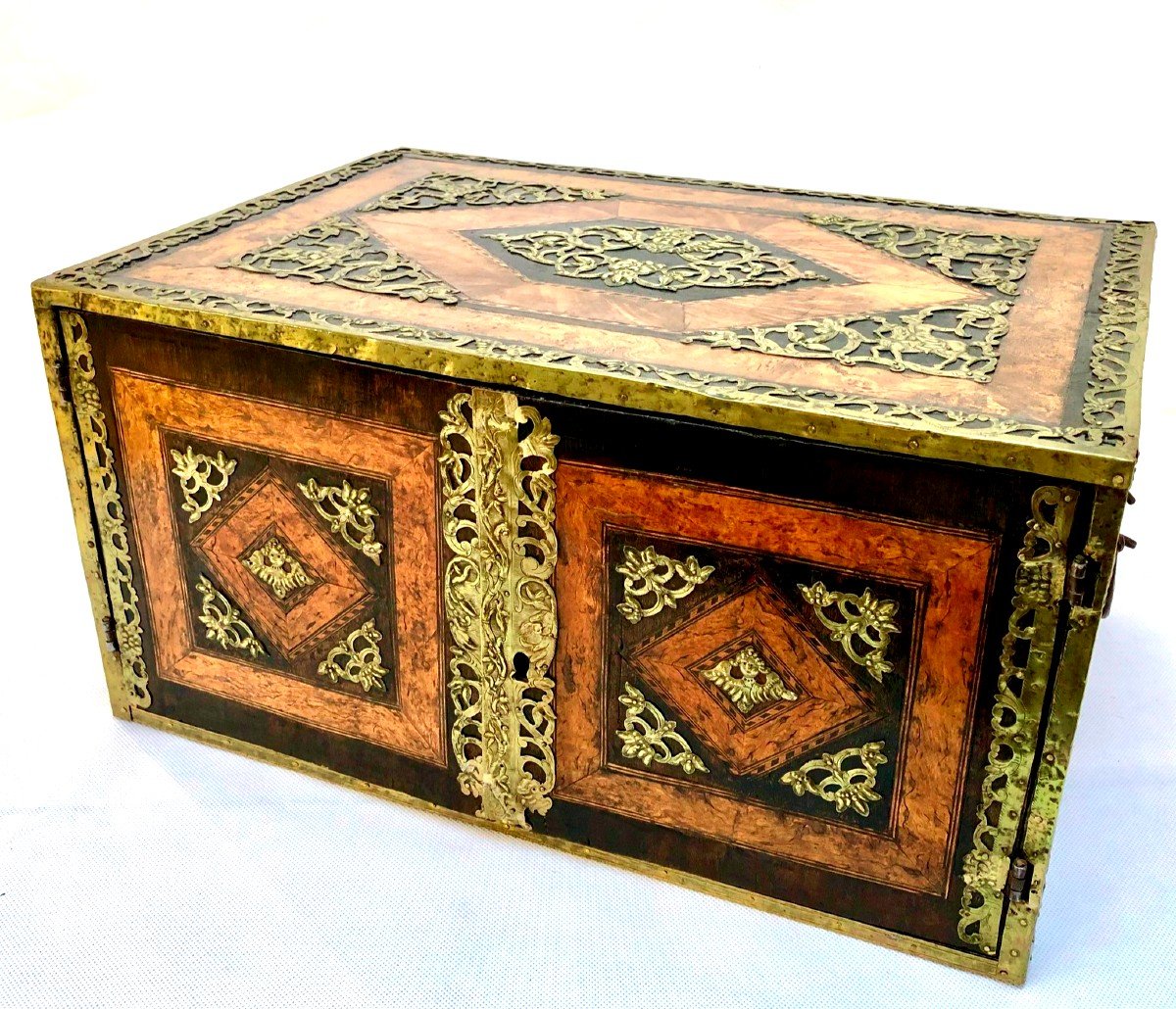 17th Century Northern European Table Cabinet With Secret Drawers-photo-6