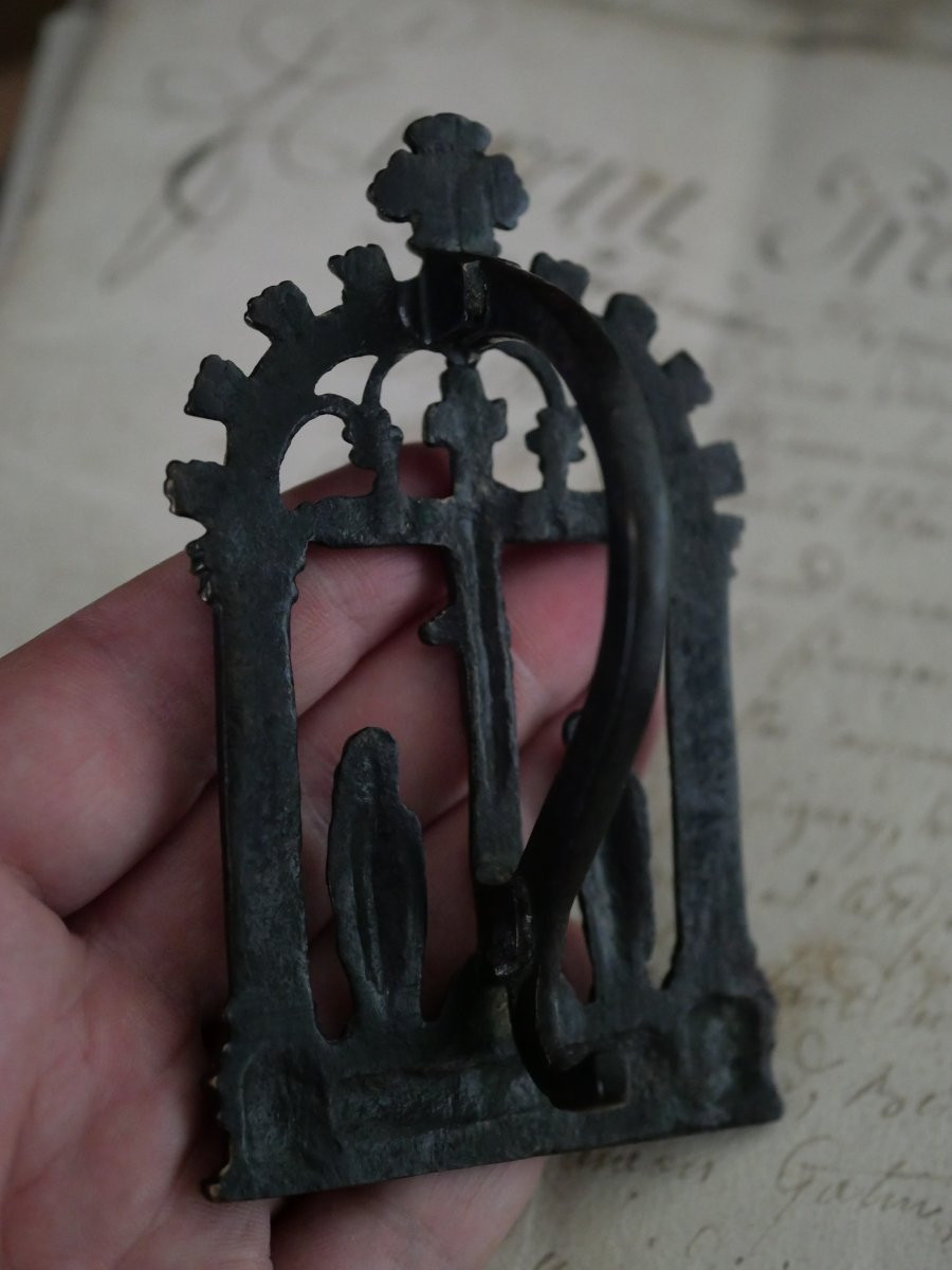 Baiser de paix médiéval en bronze  – Fin du XVe siècle – Ancienne collection Dr Jean Moreaux -photo-4