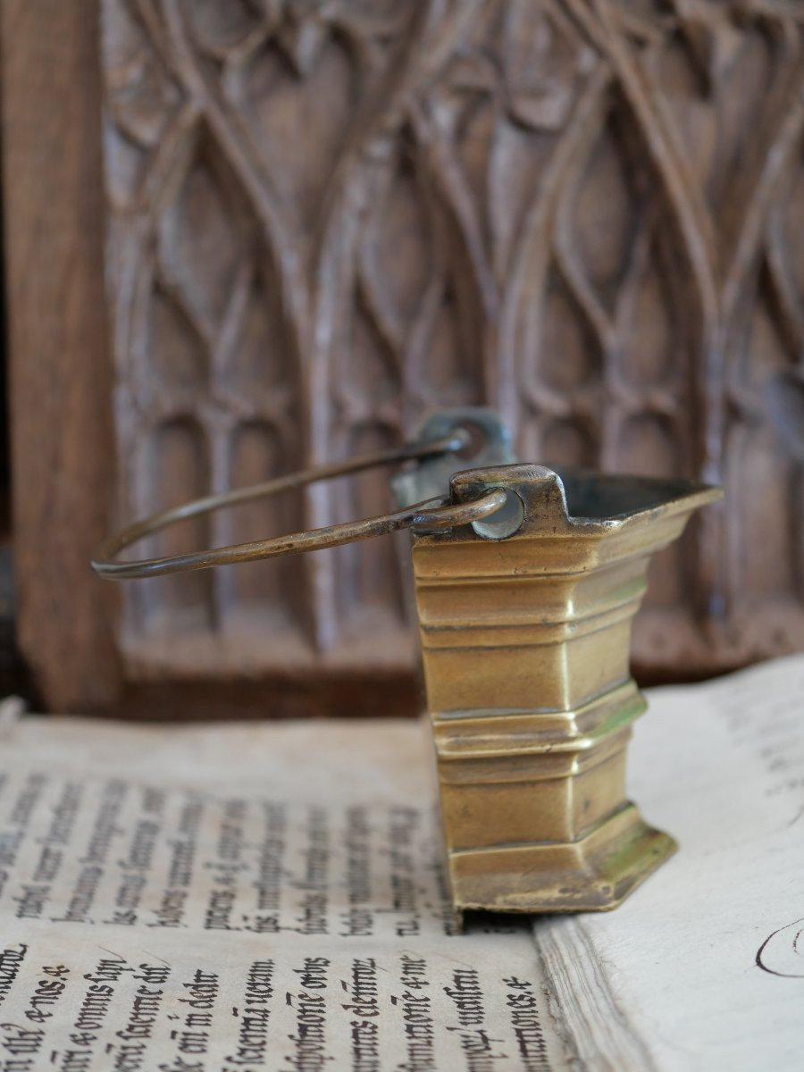 Bénitier de chevet gothique en bronze – Flandres, fin XVe siècle-photo-2