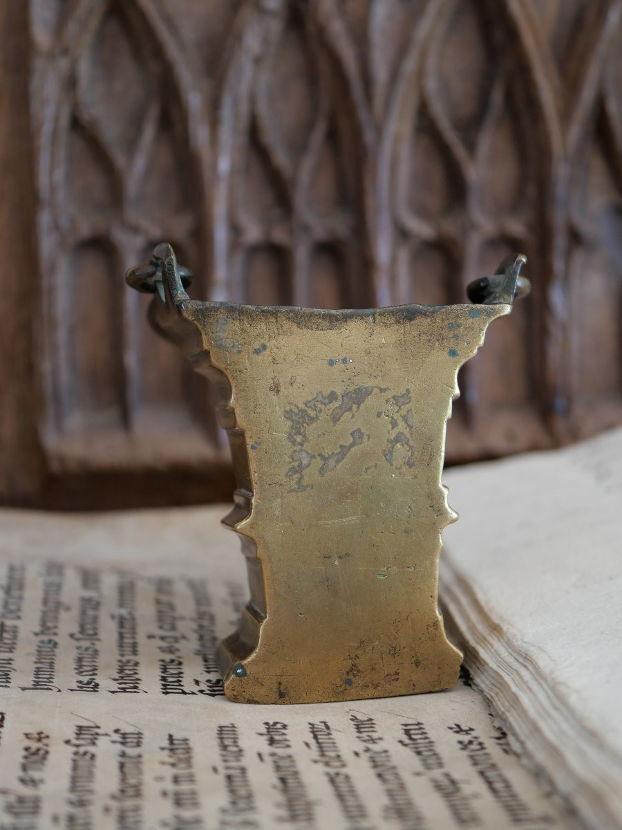 Bénitier de chevet gothique en bronze – Flandres, fin XVe siècle-photo-3