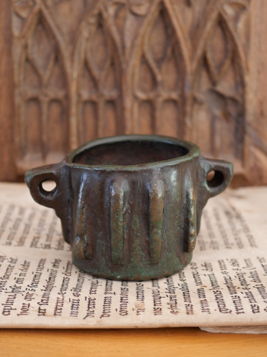 Mortier médiéval espagnol en bronze à ailettes – XIIIe-XIVe siècle, héritage d’Al-Andalus-photo-2