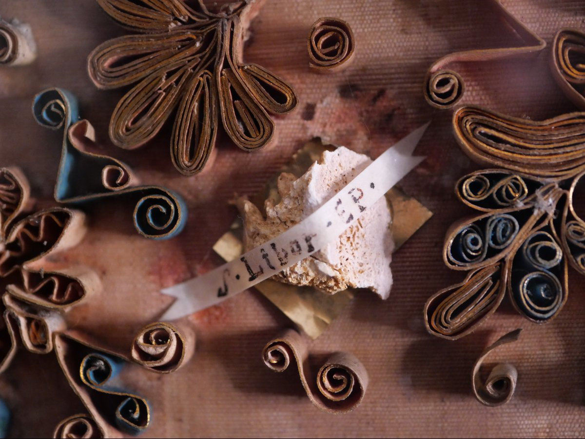 Rare 19th-century Paper Filigree Reliquary – Cardinal Pierre De Bérulle – 8 Relics Of Saints-photo-4