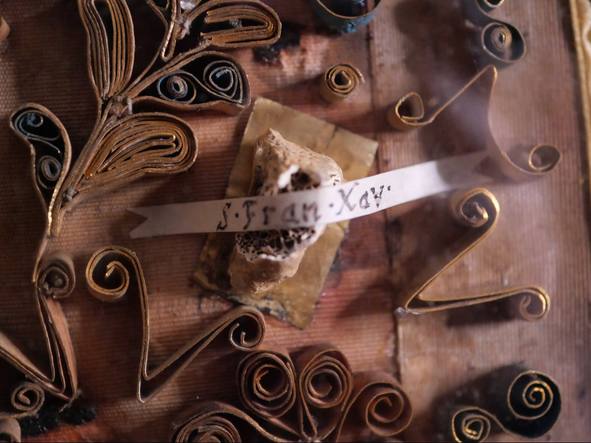 Rare 19th-century Paper Filigree Reliquary – Cardinal Pierre De Bérulle – 8 Relics Of Saints-photo-4