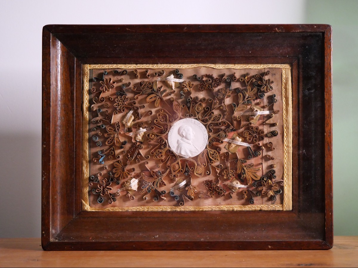 Rare 19th-century Paper Filigree Reliquary – Cardinal Pierre De Bérulle – 8 Relics Of Saints