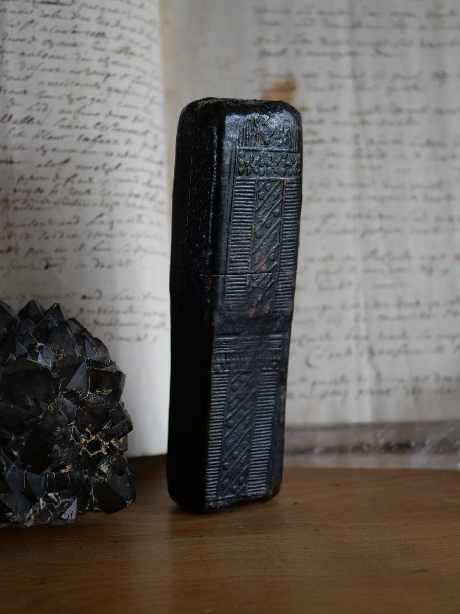 Etui d'écriture en papier et cuir bouilli – XVIIe siècle – Haute époque -photo-2