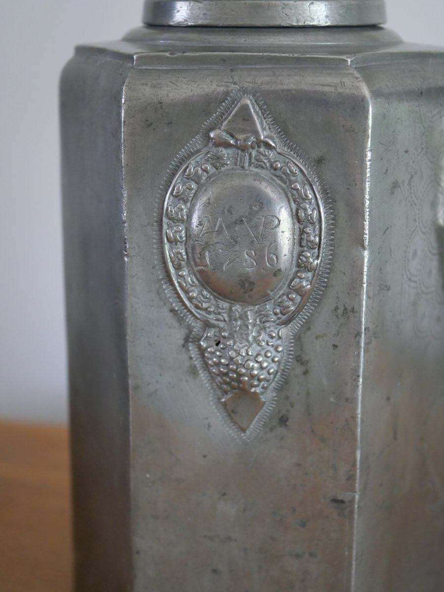 Bouteille en étain de type Prismenkanne XVIIIe siècle, datée 1786 – poinçon Johann Ulrich Bauer-photo-2