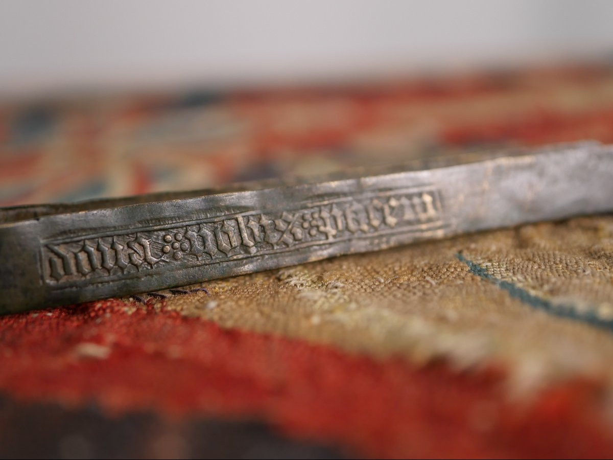 Gothic Bronze Tongs - 15th Century - Inscription "dona Nobis Pacem", Medieval Object-photo-2
