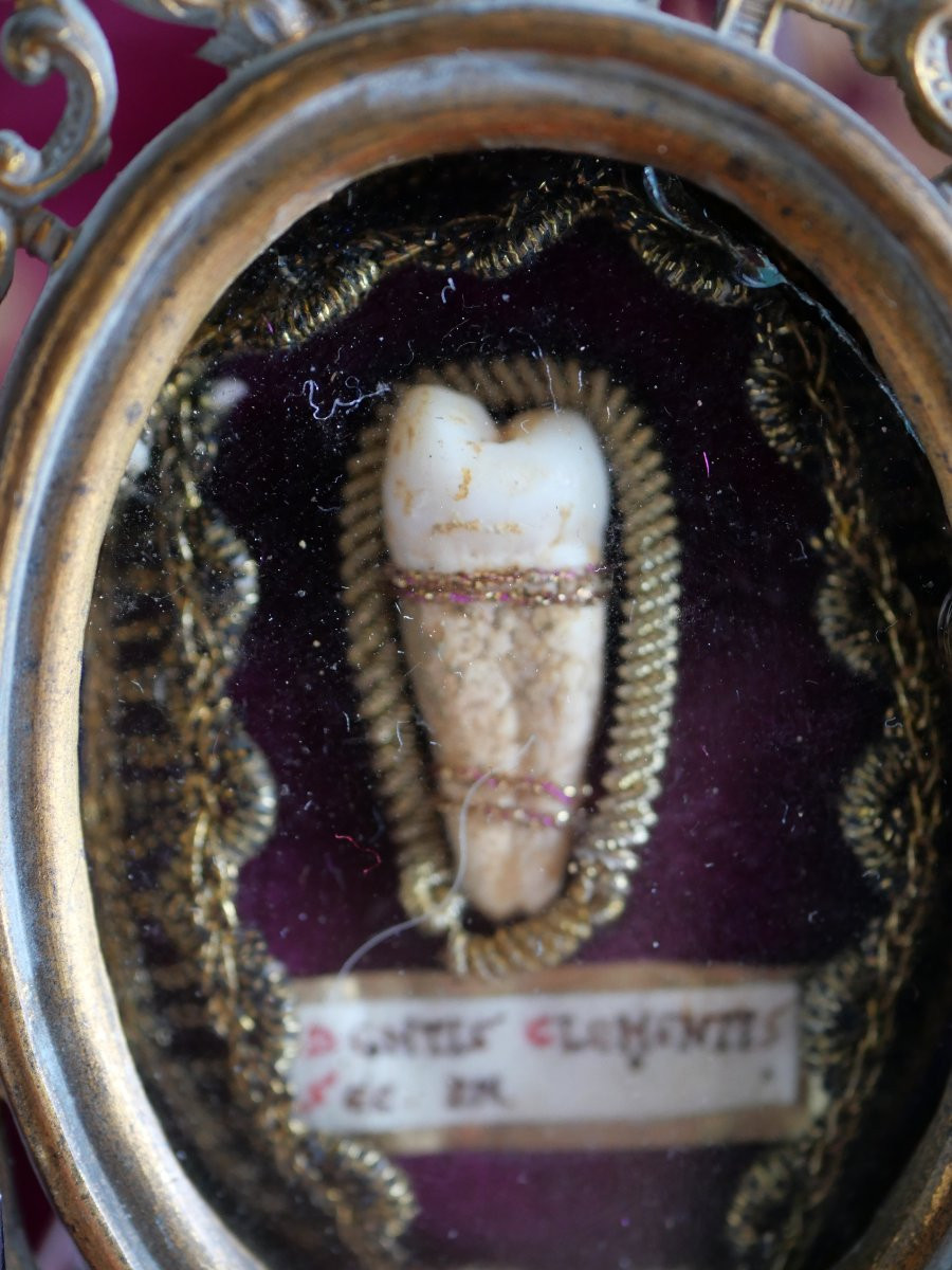 Relique du pape Clément II – Dent authentifiée en thèque scellée, XIXe siècle-photo-2