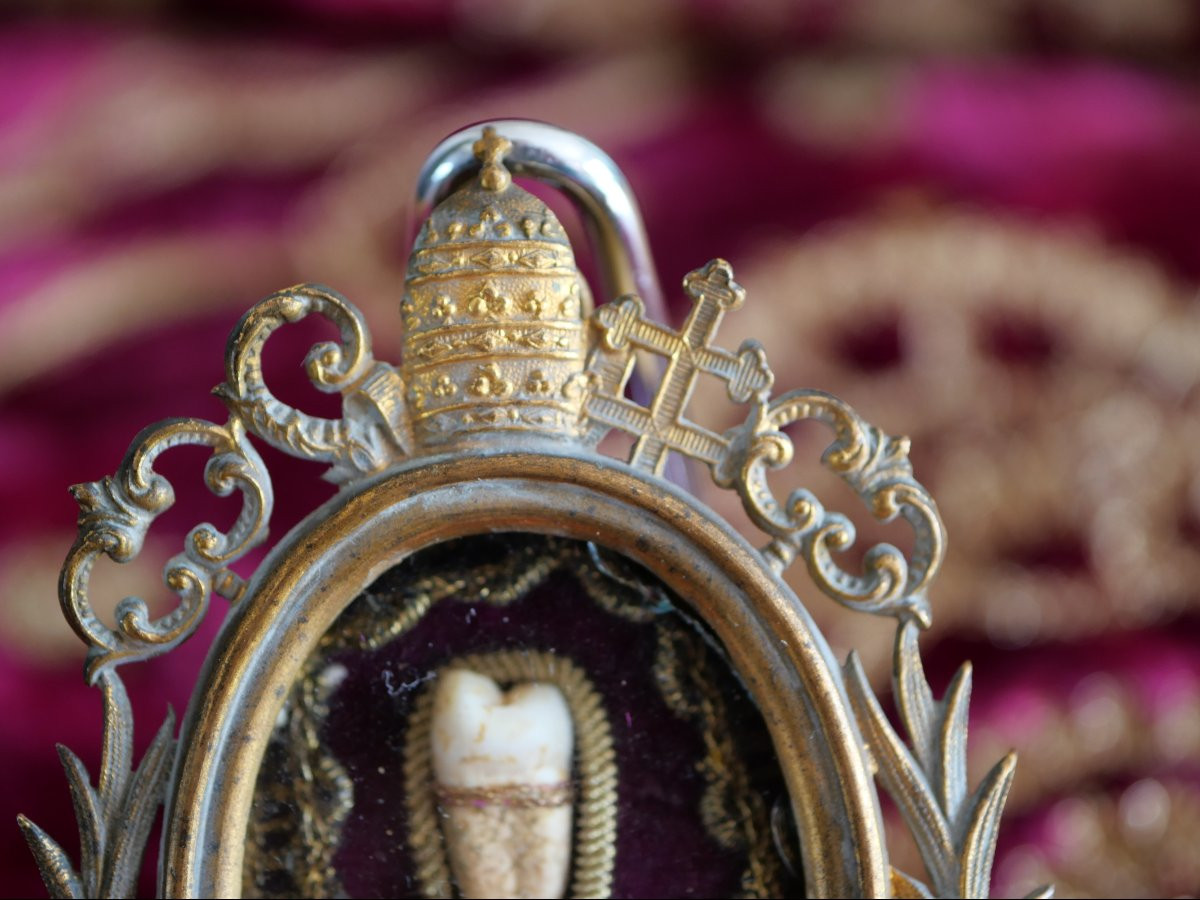 Relique du pape Clément II – Dent authentifiée en thèque scellée, XIXe siècle-photo-4