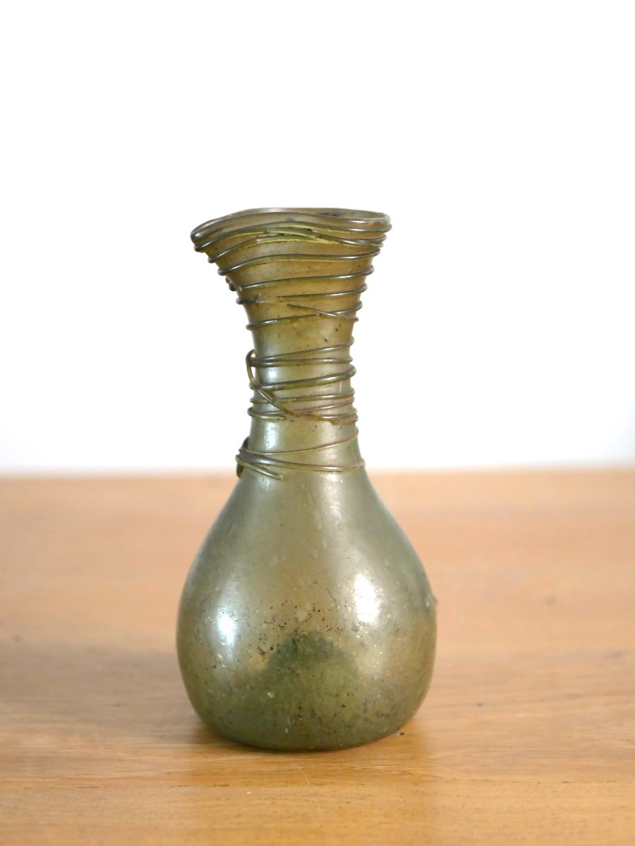 Flacon en verre égyptien – Fayoum, Vᵉ–VIIᵉ siècle – archéologie funéraire, collection Diatkine 